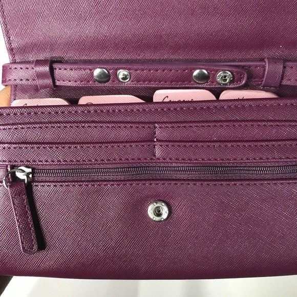Burgundy coupon purse - Picture 2 of 6